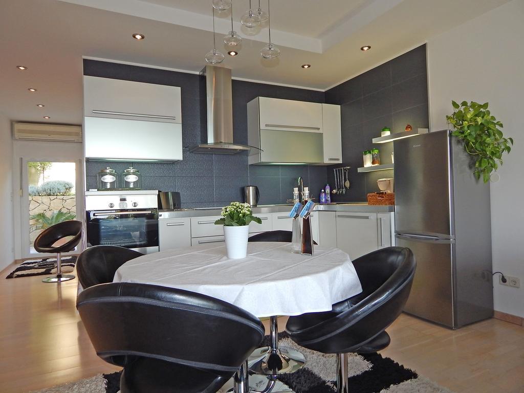 Lavander Apartments Omis Duće Eksteriør billede
