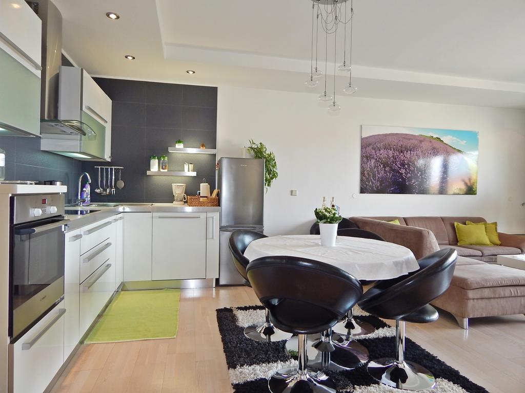 Lavander Apartments Omis Duće Eksteriør billede